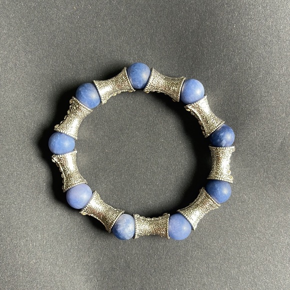 Hand Crafted Silver Diamond and Blue Glass Bead Bracelet - Picture 7 of 10